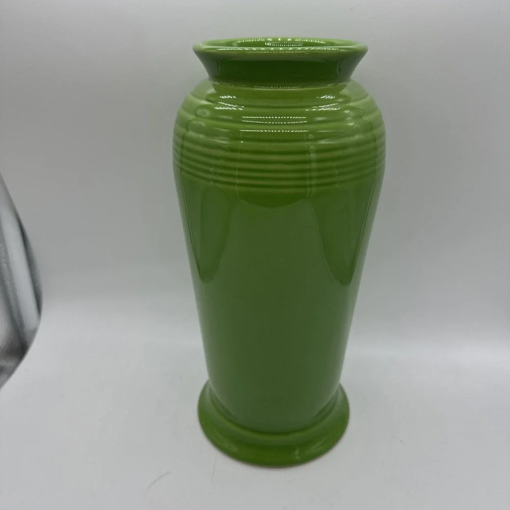 Fiesta MONARCH shamrock green VASE 9.5